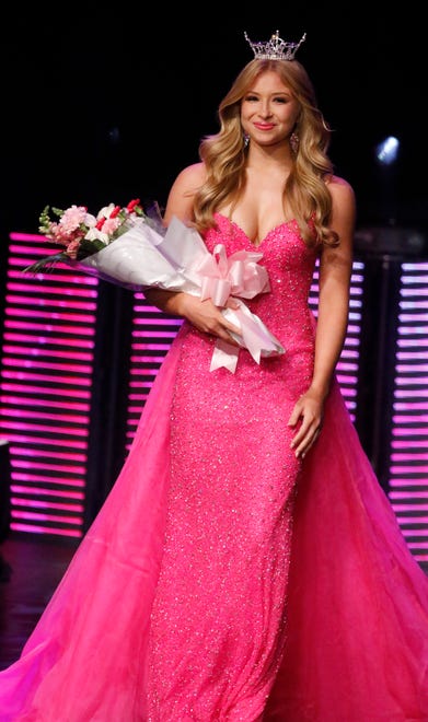 Miss Florida's Teen 2023 Anna-Katherine Risalvato takes one last walk across the stage before the new queen is crowned at the Miss Florida's Teen Finals at the RP Funding Center in Lakeland on Saturday, June 29, 2024.