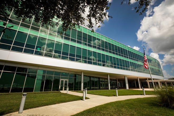 Publix saw an increase in sales in 2023, but its fourth-quarter results were flat amid household budget tightening.